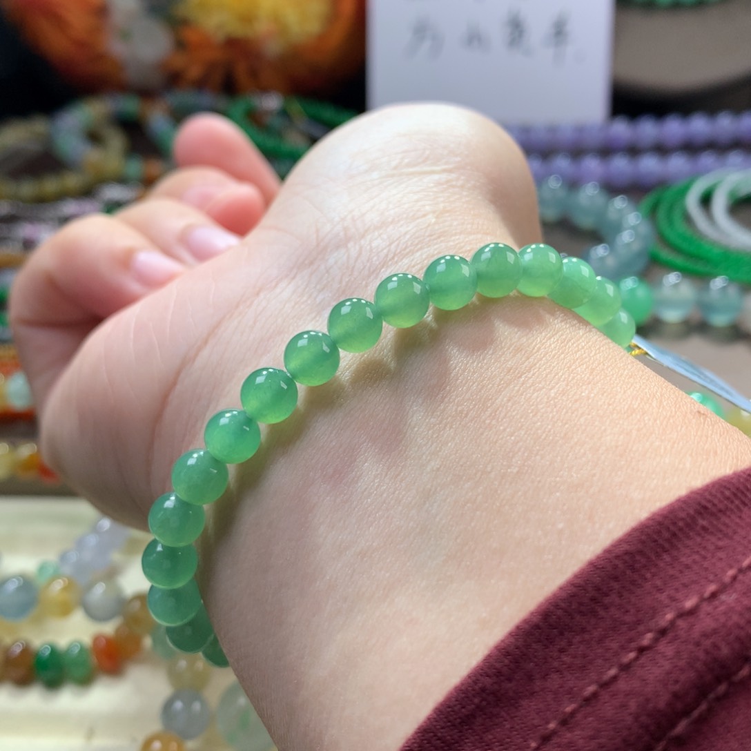 翡翠手链未镶嵌冰胶葡萄绿手串