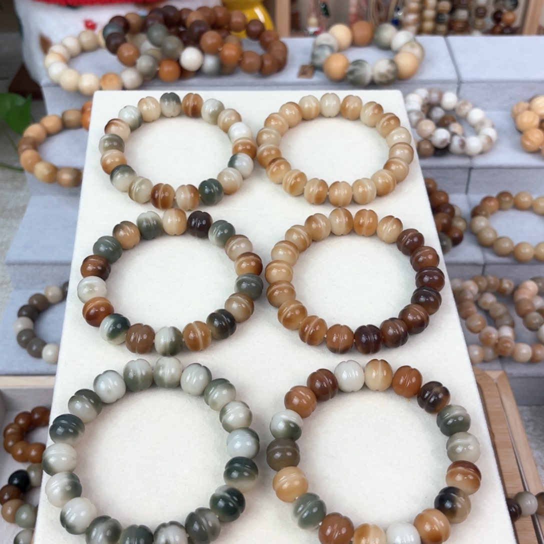 白玉菩提吊坠卡13蛋堡