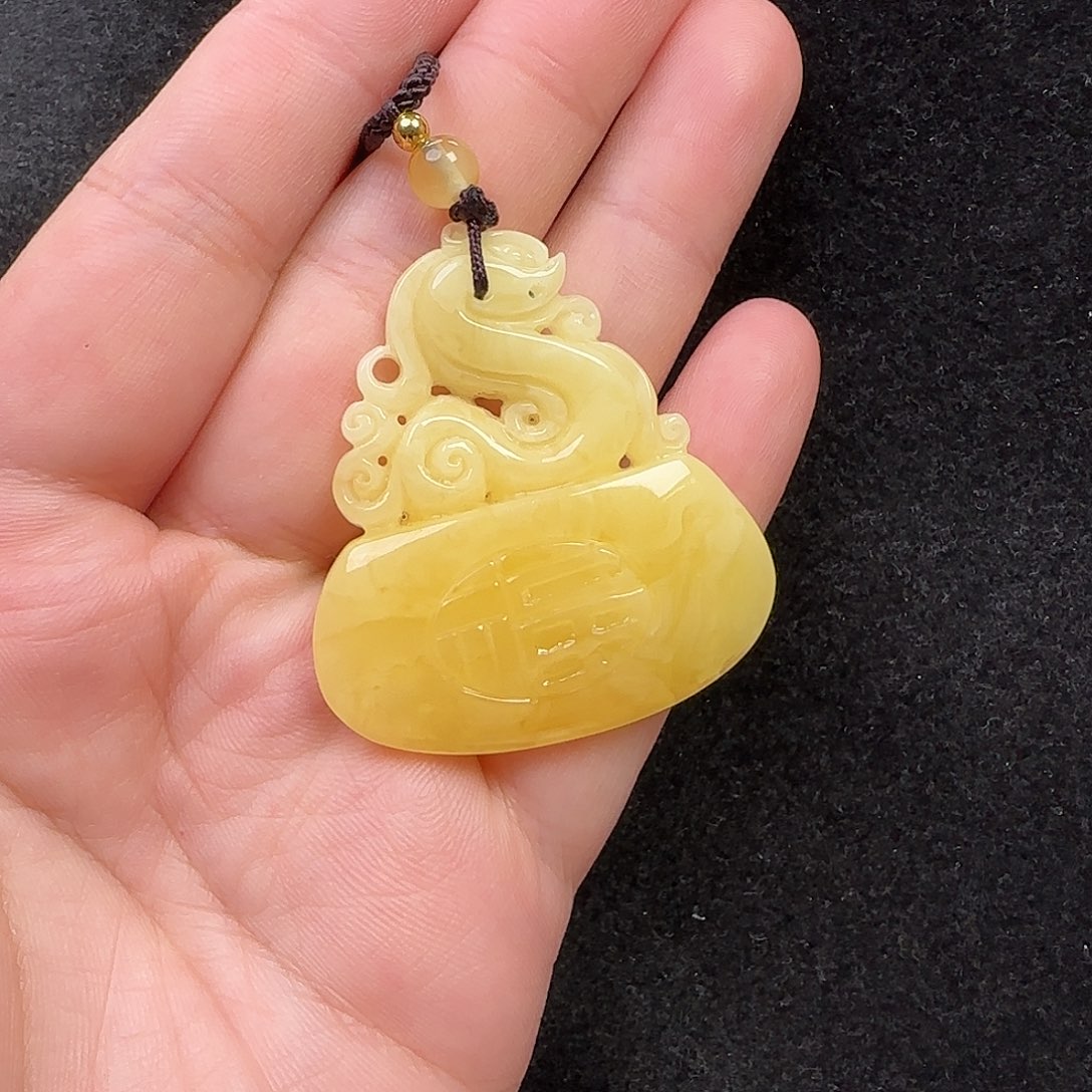 蜜蜡未镶嵌珠宝奇石