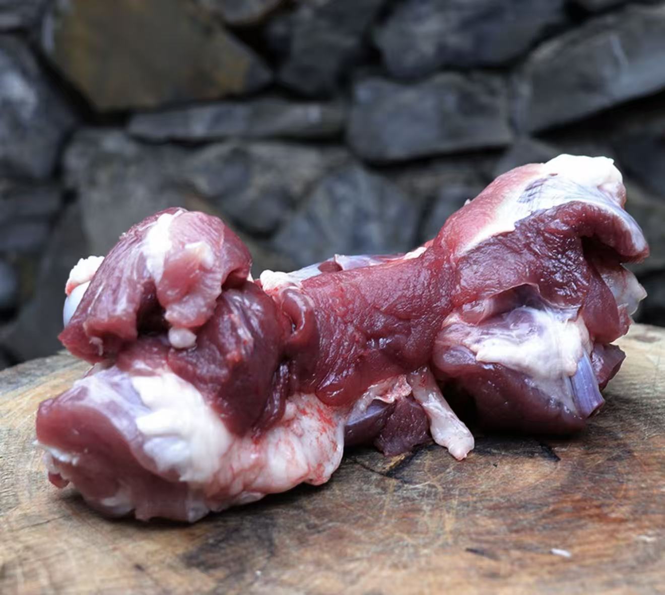 【黑土猪  脊骨  棒骨】农家散养粮食黑土猪肉