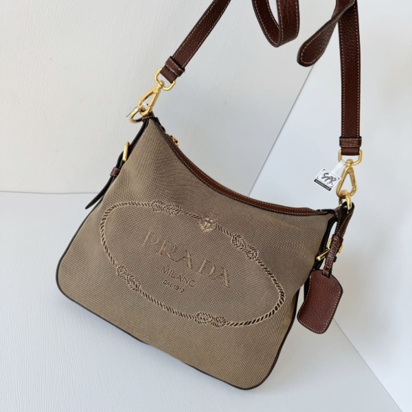 95新/普拉达/市场价25000/包包/250305MM0021