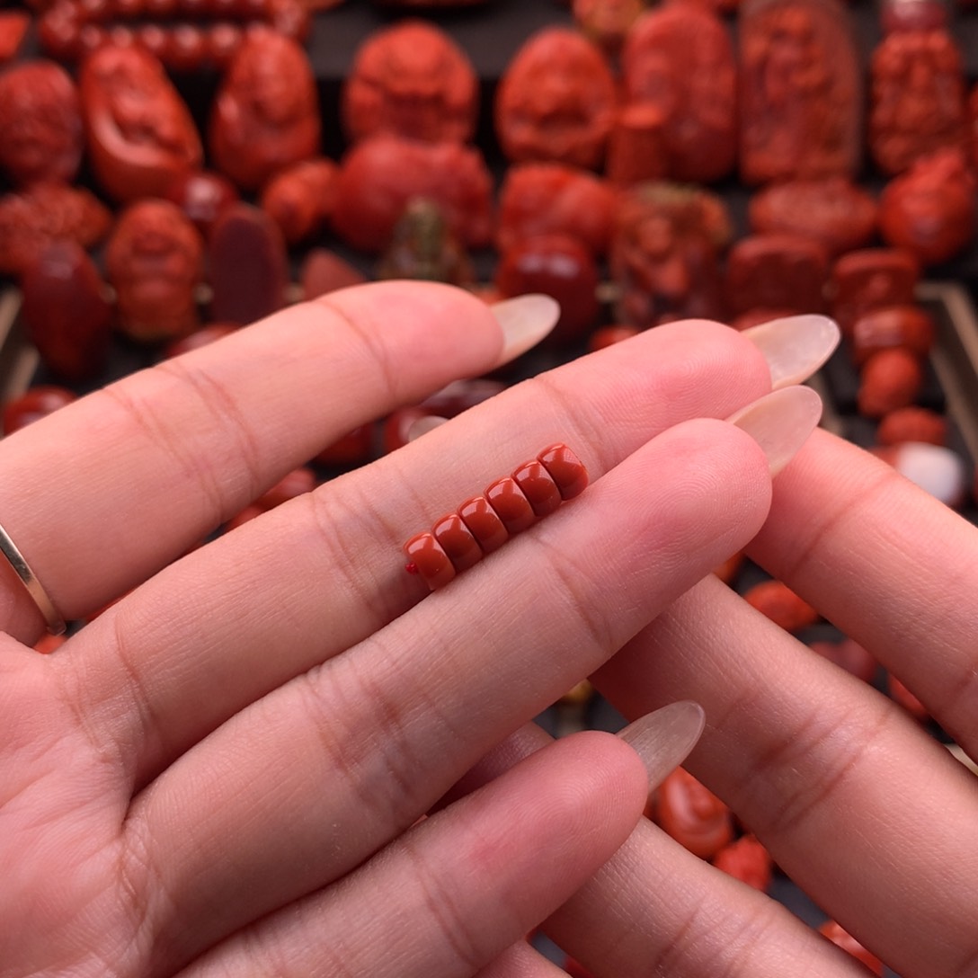 南红玛瑙南红川料原矿精工直切隔片5.3mm未镶嵌