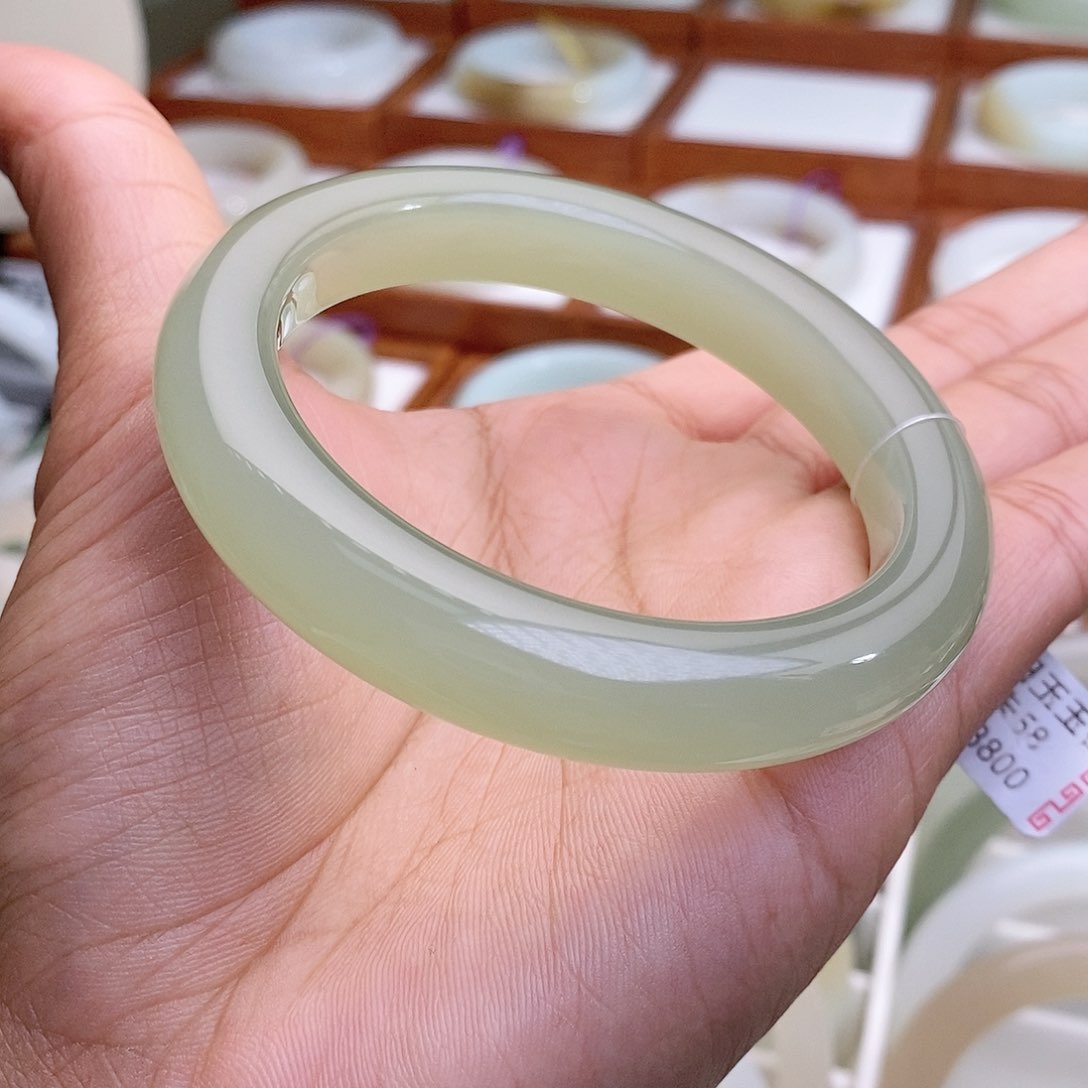 和田玉手镯未镶嵌58