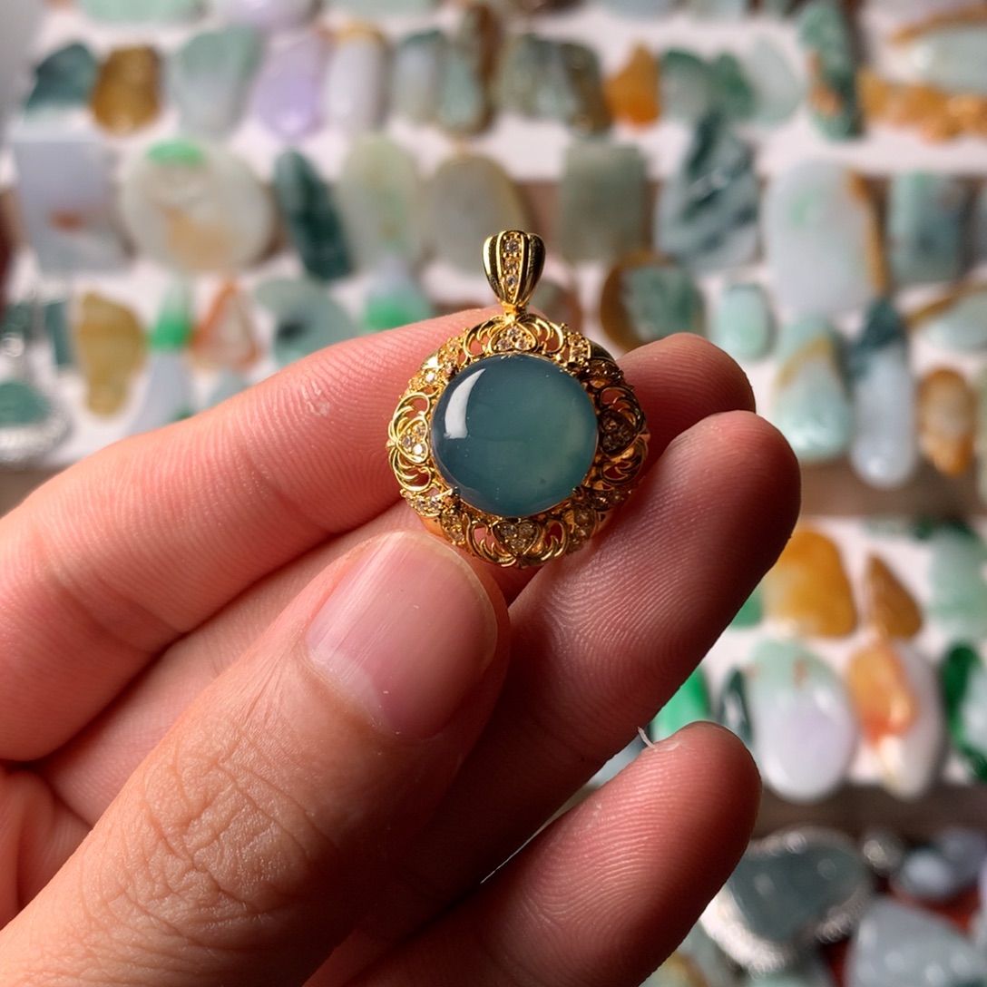 翡翠未镶嵌颈饰危地马拉翡翠，蛋面吊坠