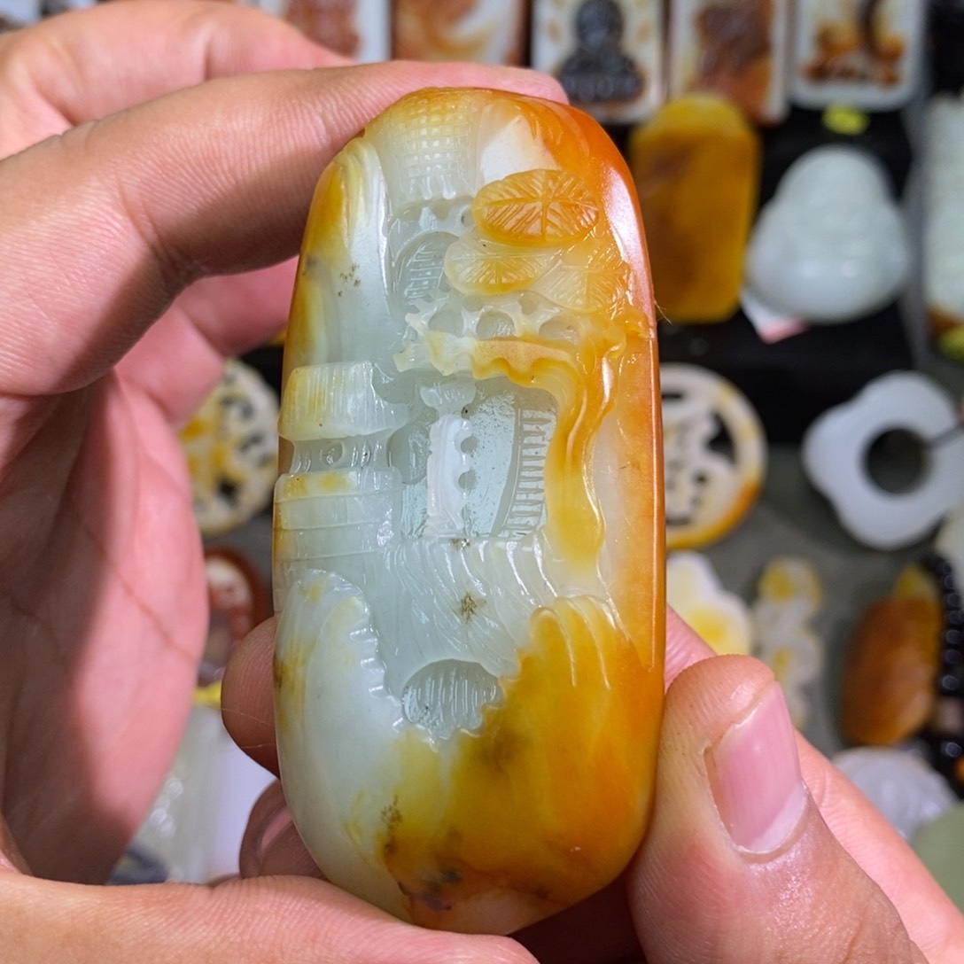 俺***蒙和田玉未镶嵌颈饰