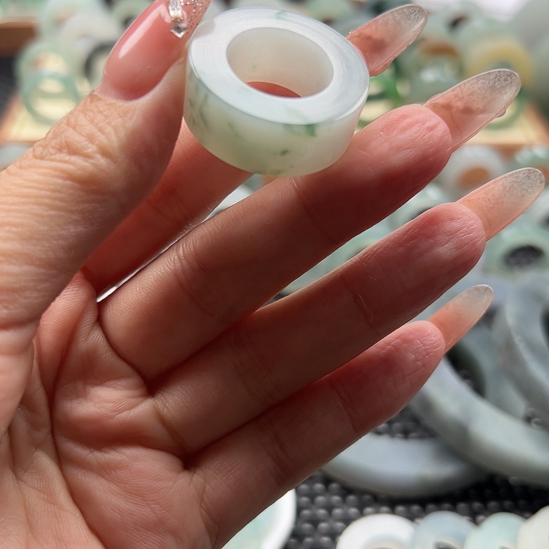 定制翡翠未镶嵌翡翠