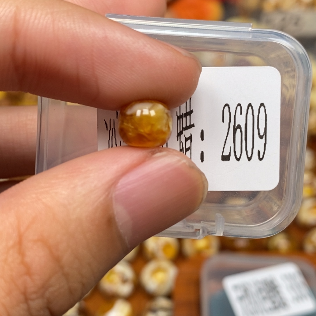 蜜蜡未镶嵌珠宝奇石2609