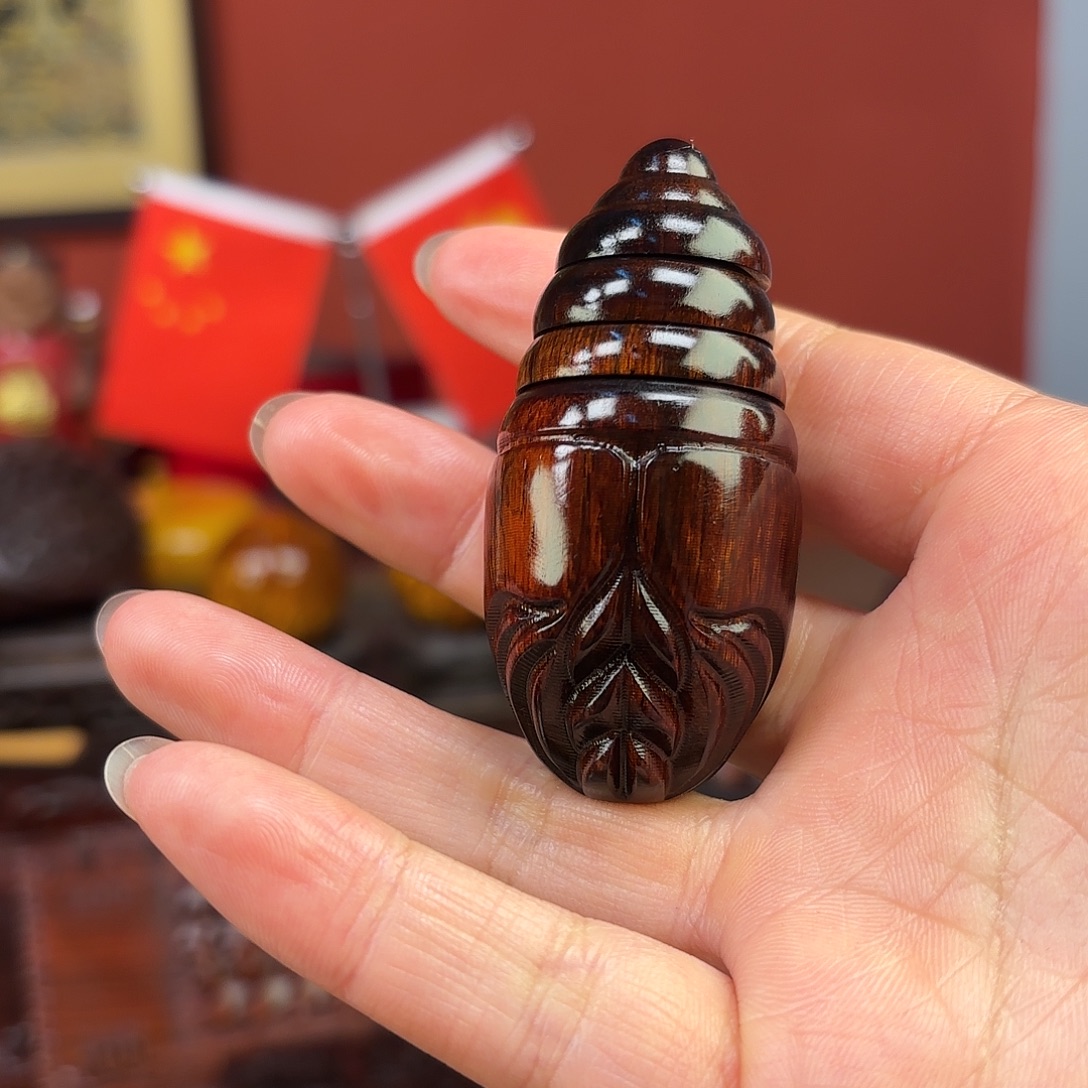 檀香紫檀（小叶紫檀）蛹