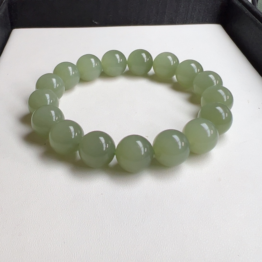 了***得和田玉未镶嵌手链湖水蓝