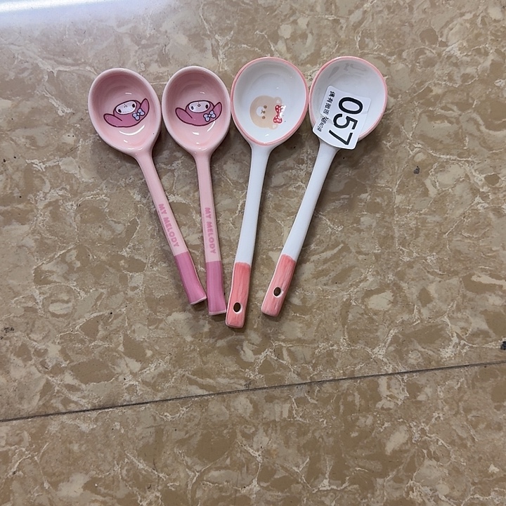 新骨瓷陶瓷碗057四个勺子