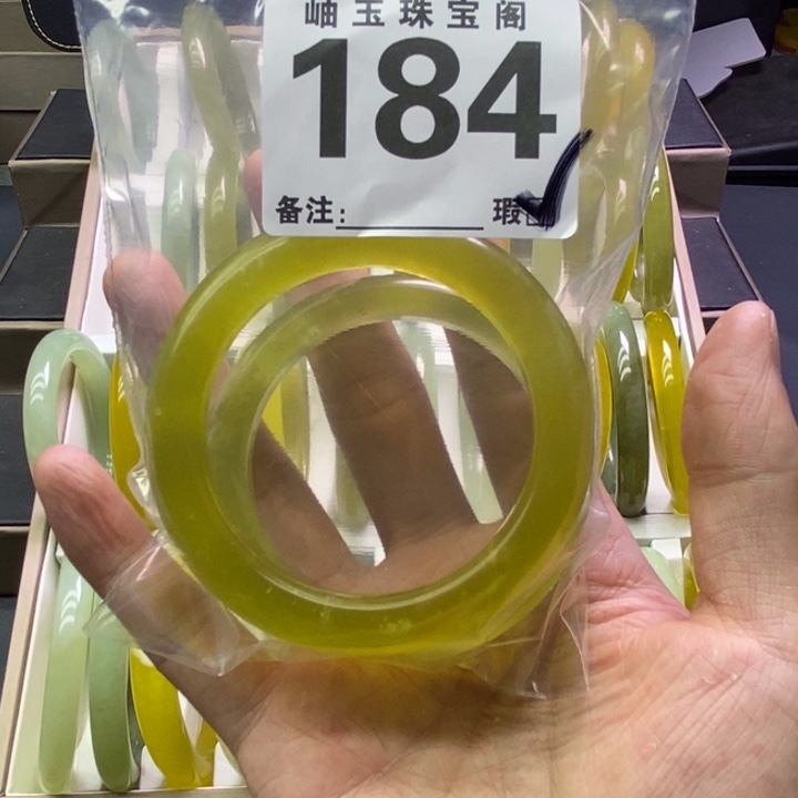 未镶嵌蛇纹石玉手镯c*