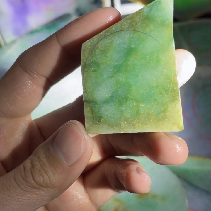 翡翠未镶嵌挂件片料