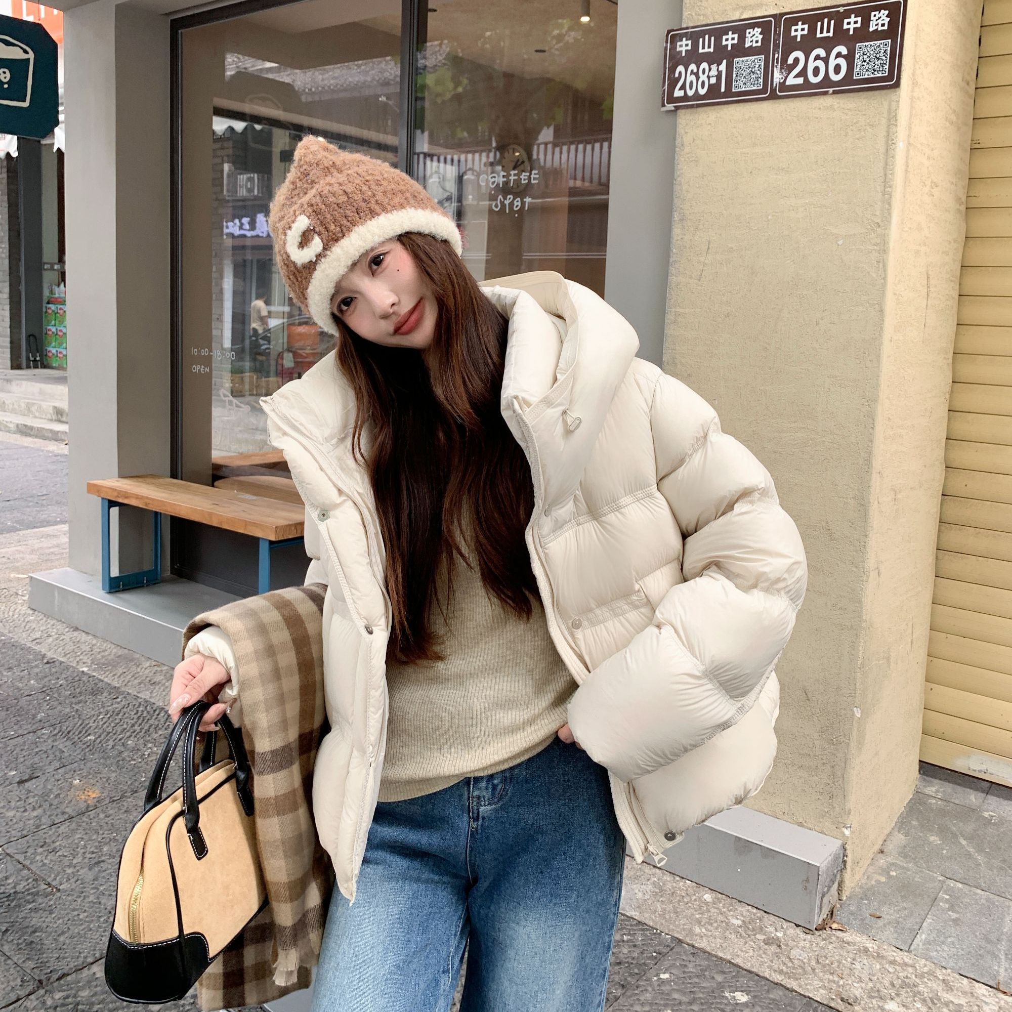 2025云朵泡芙短款加厚连帽保暖磁吸扣羽绒PT-8809
