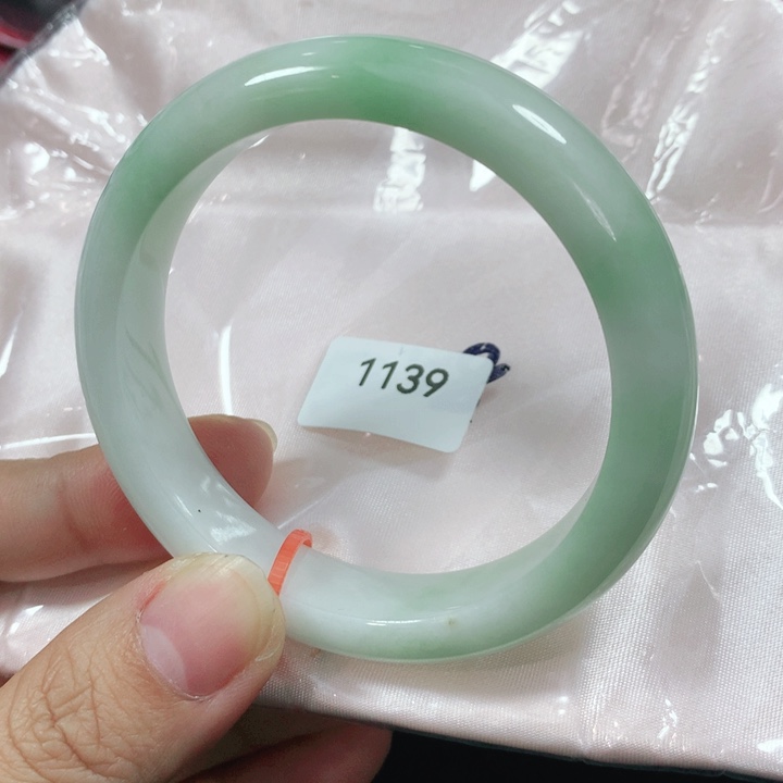 翡翠手镯未镶嵌早**吧天然翡翠手镯02