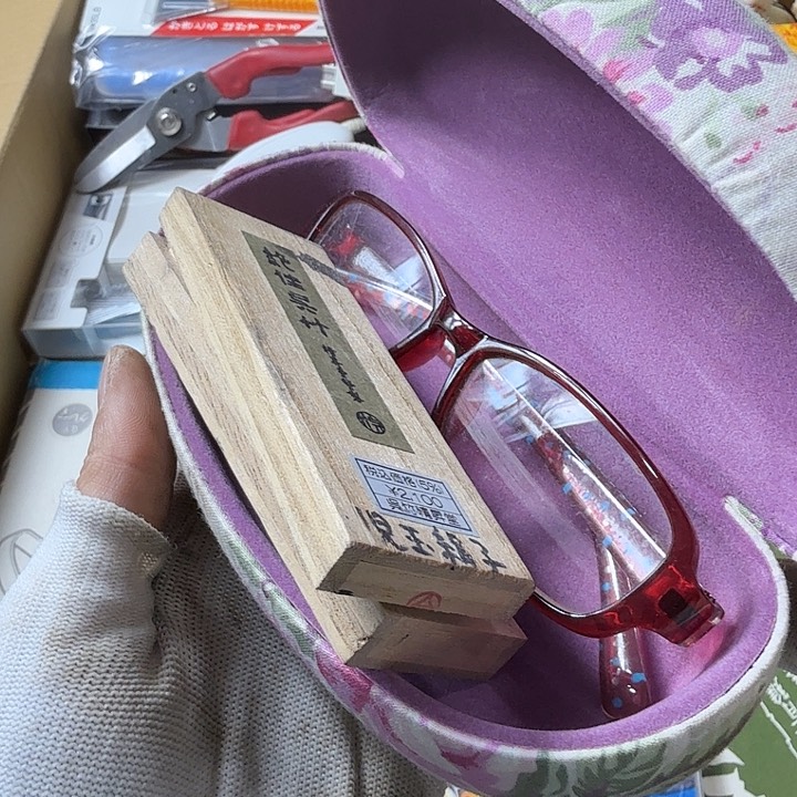 m****e中古商品，瑕疵品，不保好坏。649