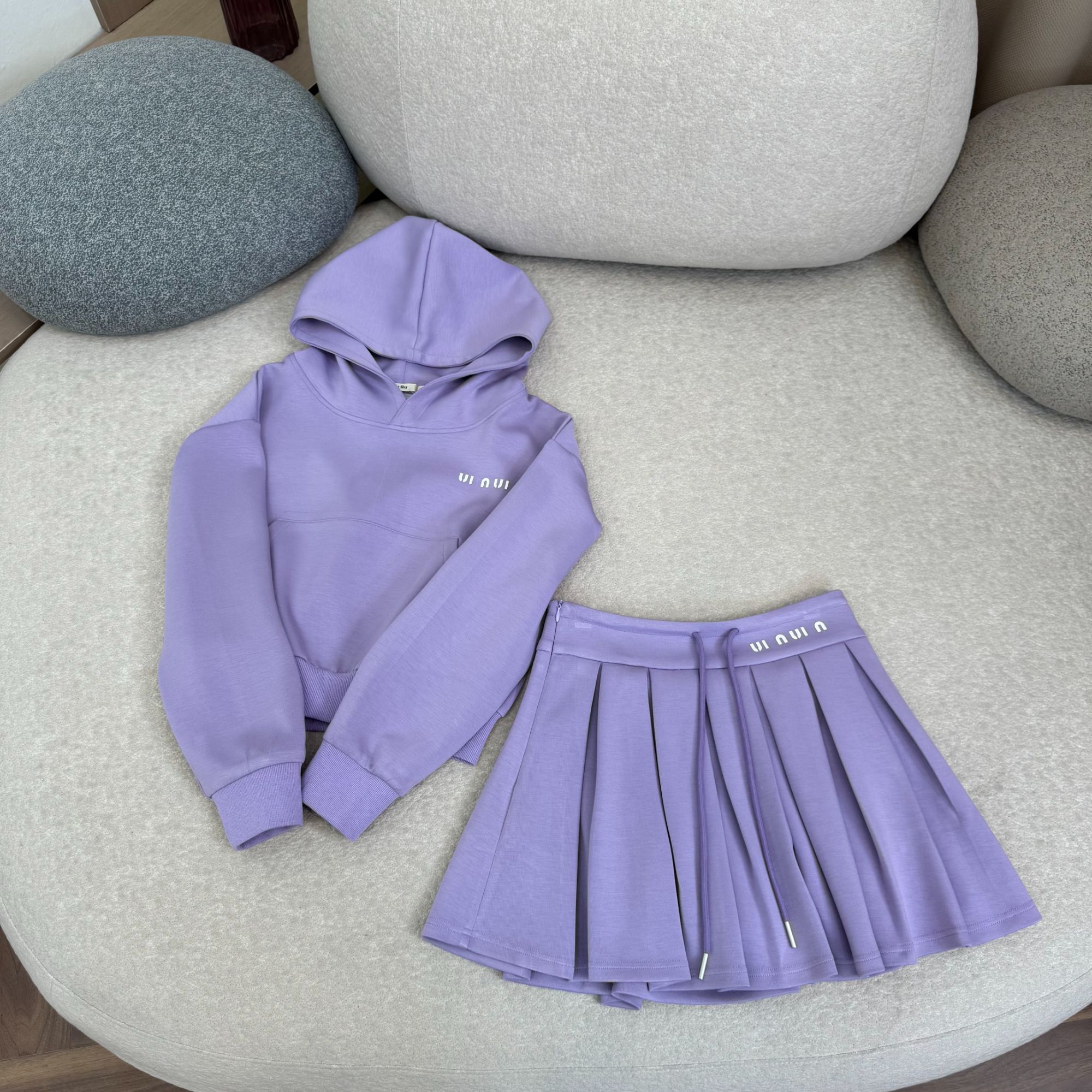 「芋泥啵啵」气质时尚轻奢高定设计师百搭连帽春夏套装