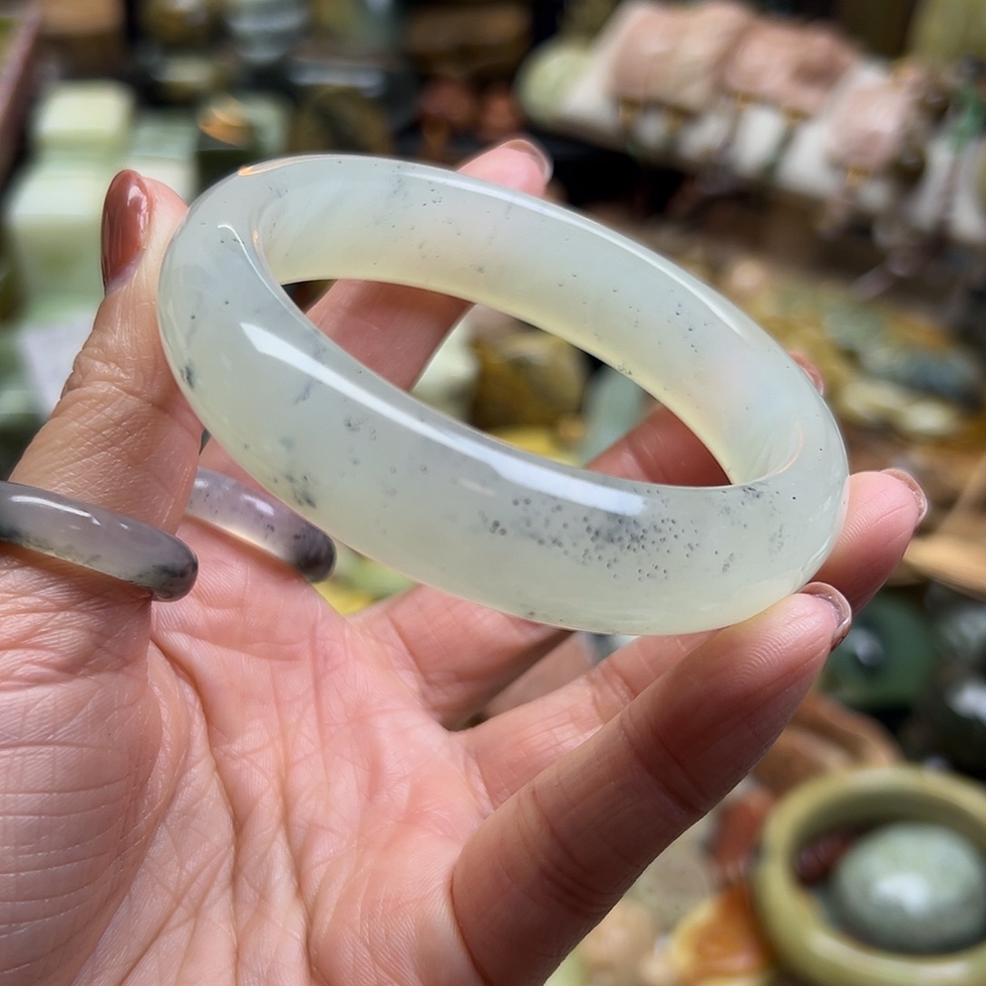 岫玉未镶嵌颈饰水墨60