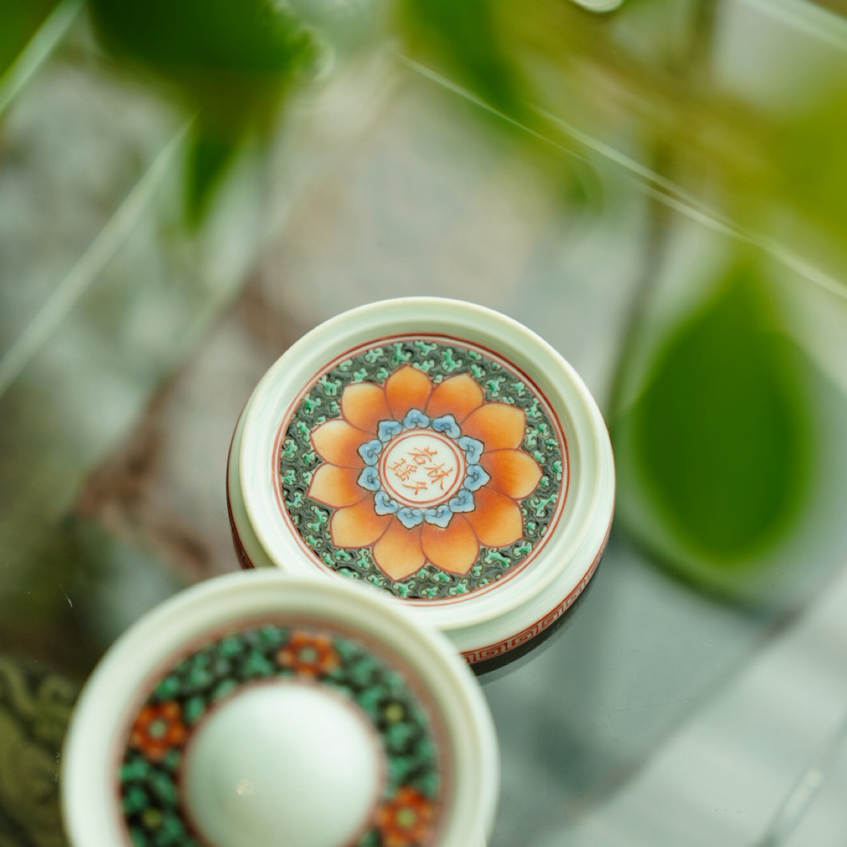 林夕若瑶——古彩缠枝花卉转转杯