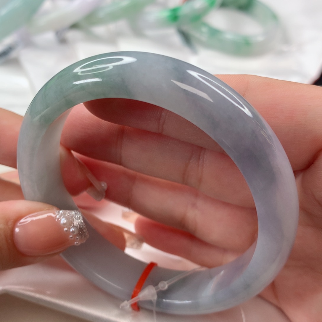 翡翠手镯未镶嵌59.1圈口