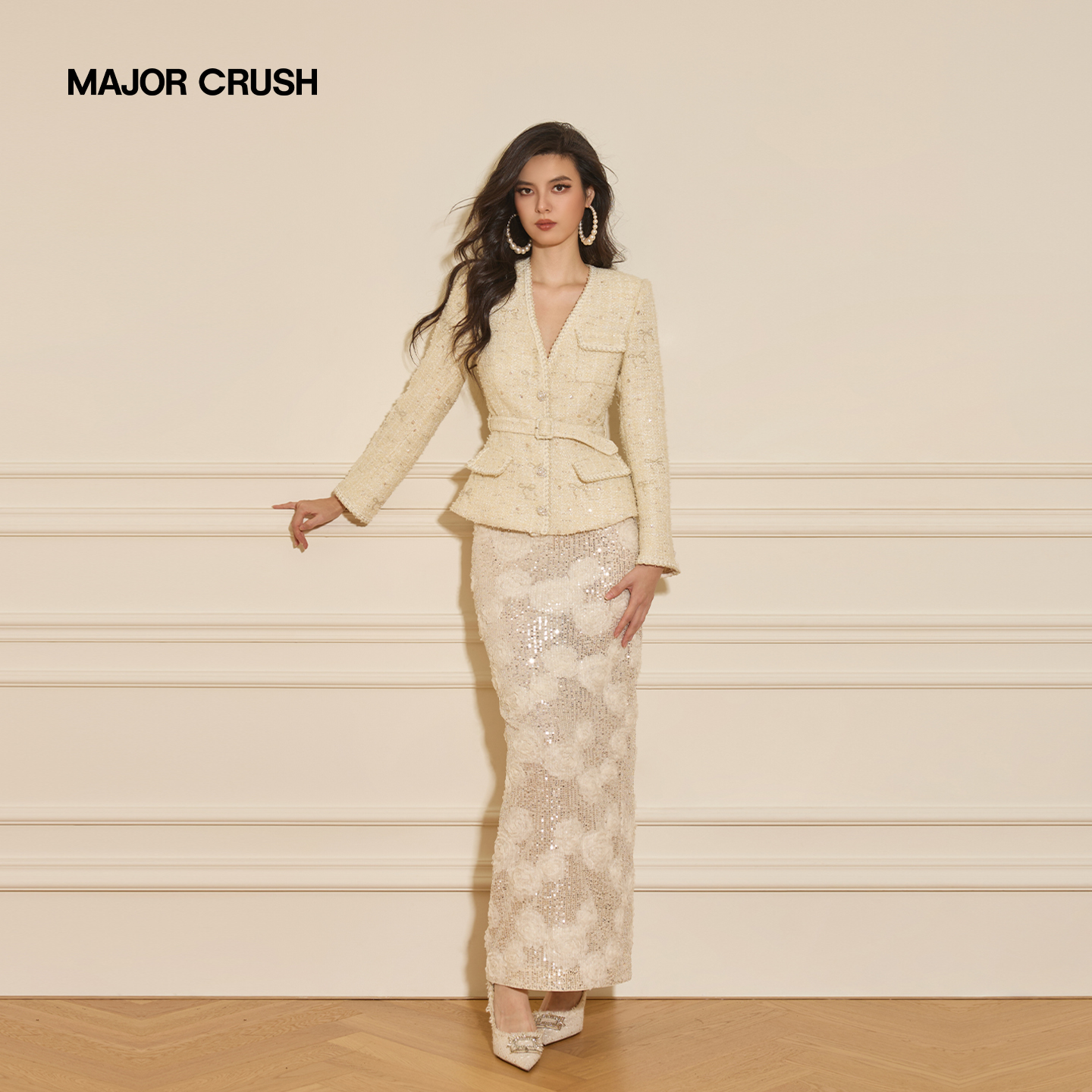 MAJOR CRUSH秋季新款白雾蔷薇小香套装高级感亮片设计包臀48849