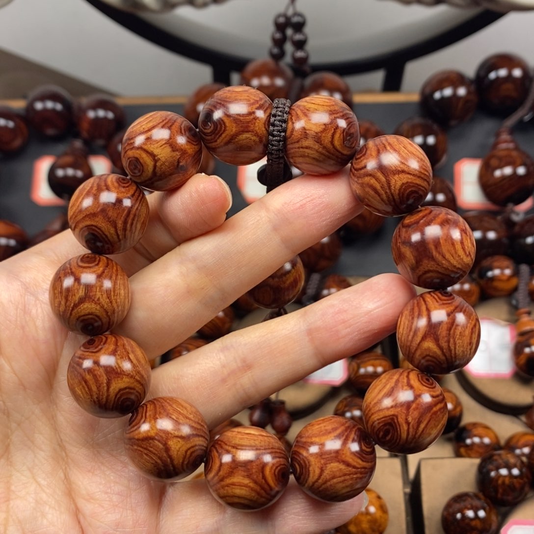 【闪购商品】黄花梨/降香黄檀1.8黄金底对眼鬼脸