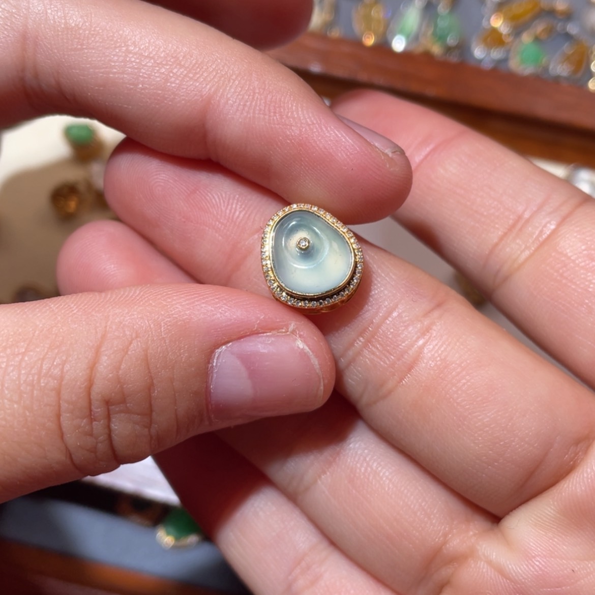 【闪购商品】颈饰18K金镶嵌翡翠静**宝