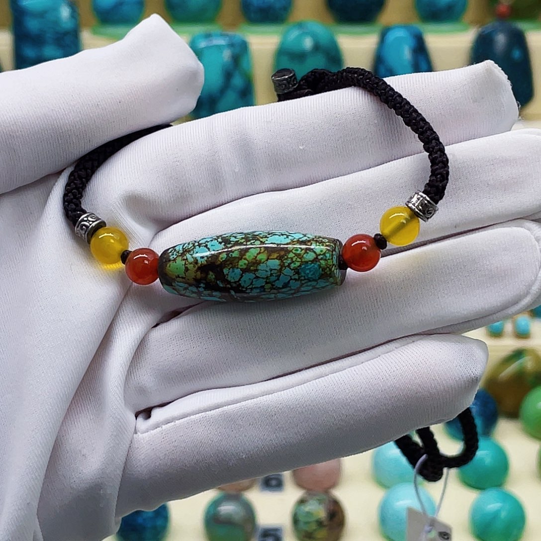 绿松石未镶嵌颈饰