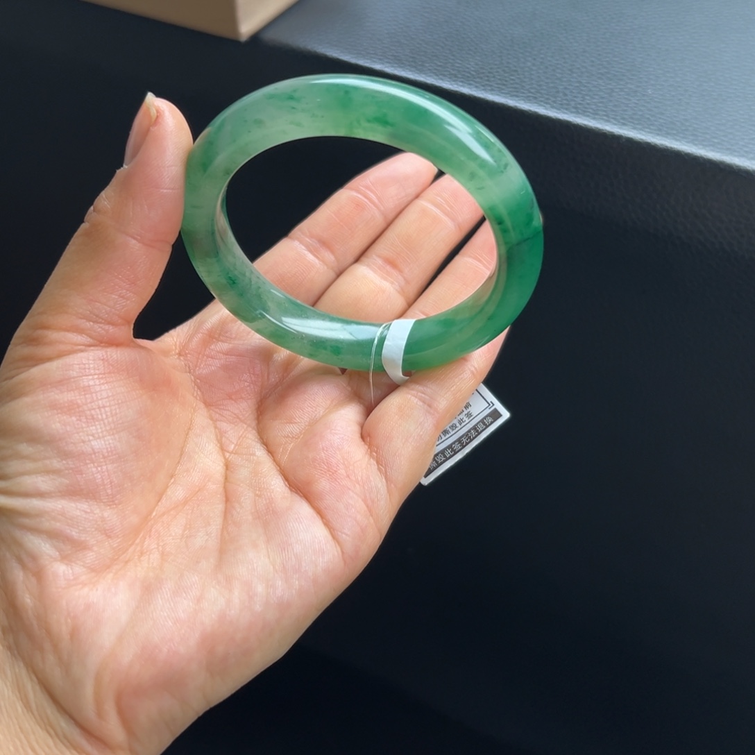 石英质玉未镶嵌手镯非洲翠5758