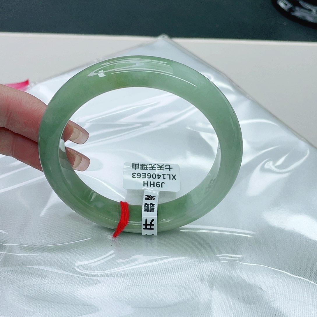 翡翠手镯未镶嵌正58.5