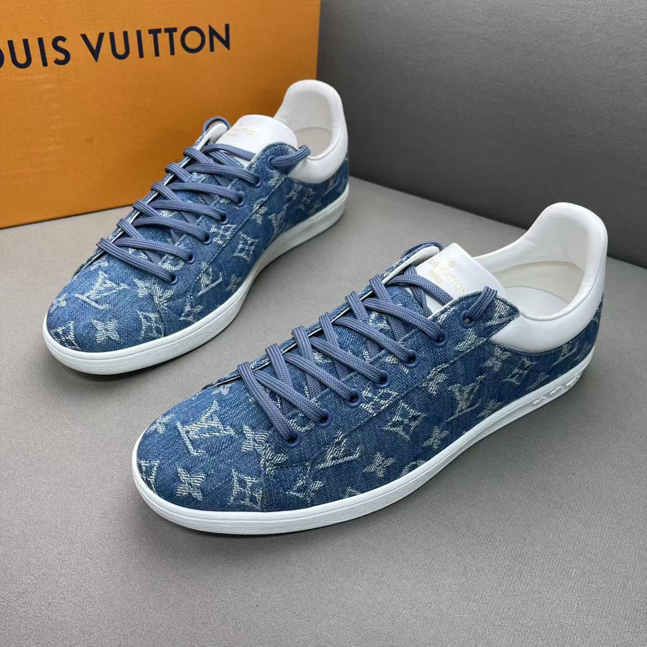 全新未使用 LouisVuitton/路易威登 牛仔蓝老花时尚板鞋 42.5码