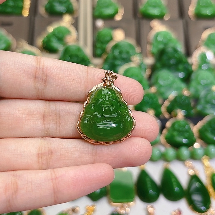 和田玉（碧玉）颈饰18K金镶嵌