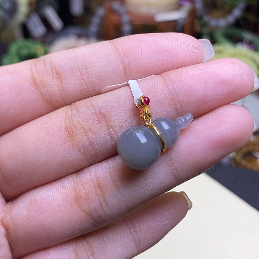 和田玉未镶嵌浓烟紫葫芦银镶