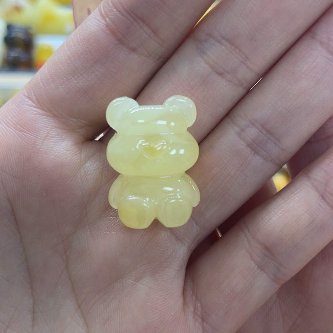 琥珀裸石未镶嵌3克小熊