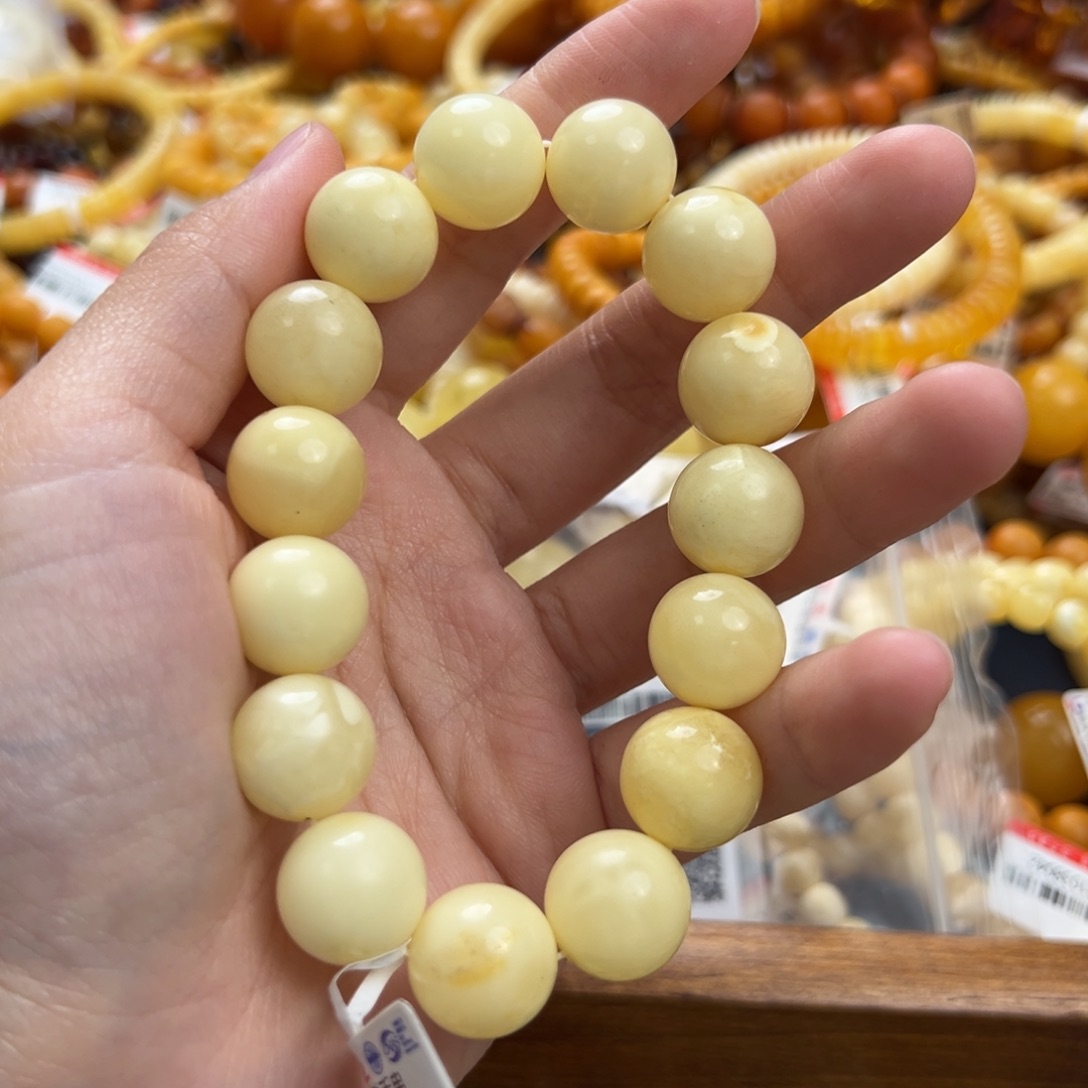 未镶嵌琥珀珠宝奇石