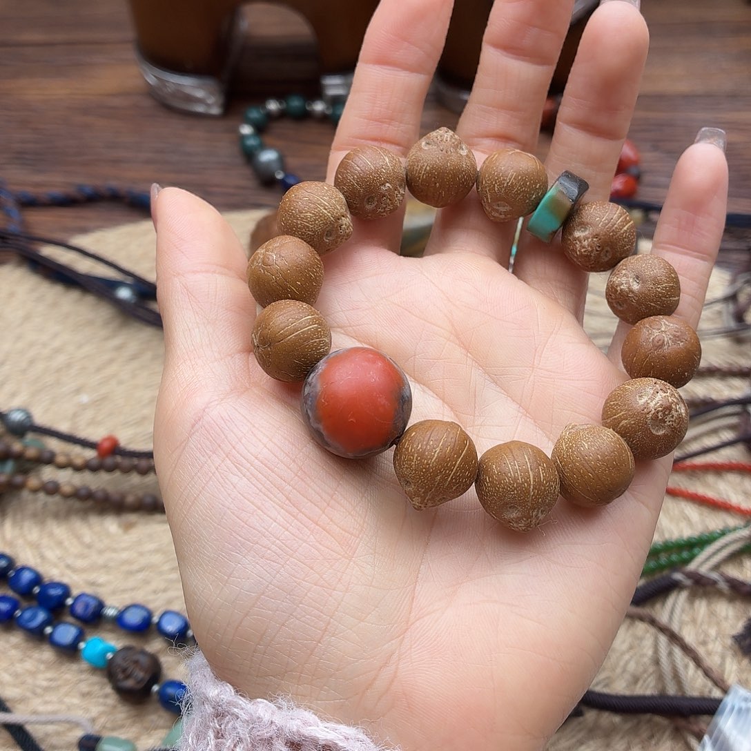 小***雪南红玛瑙未镶嵌手链