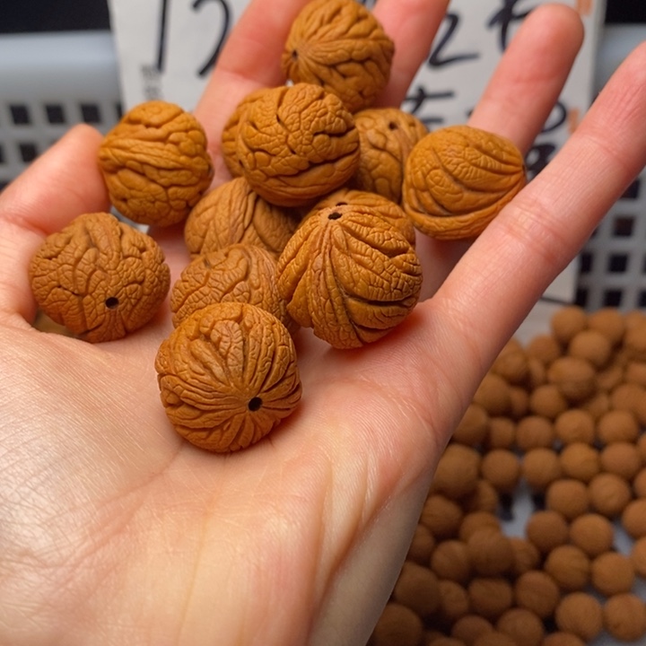 兴***）桃核手串22mm左右金丝龙珠19颗（穿好）