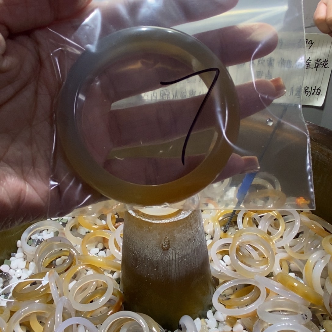 婵****玛瑙/玉髓未镶嵌手镯7号