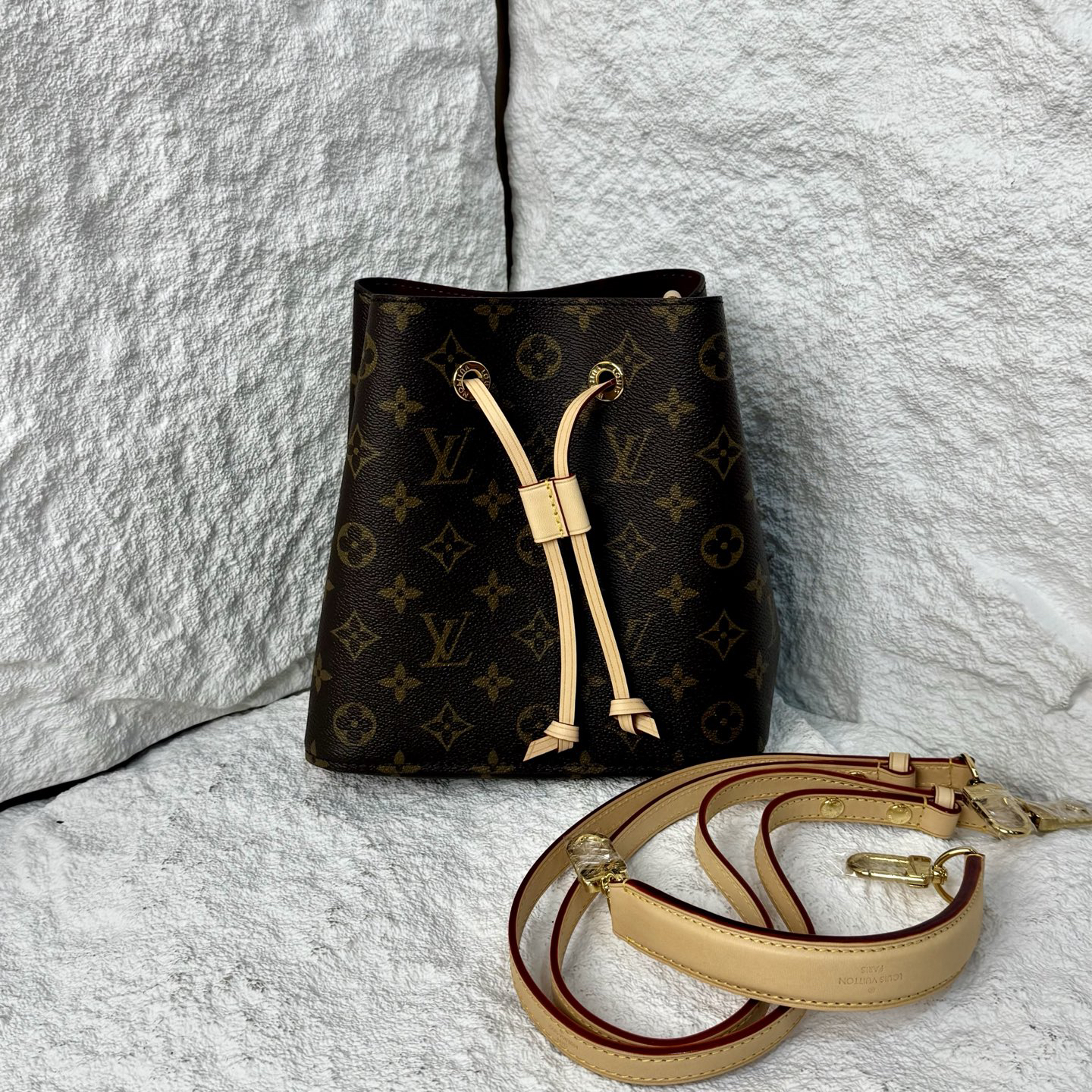 未使用 LouisVuitton/路易威登 女士芯片款棕色老花韩国小水桶BB