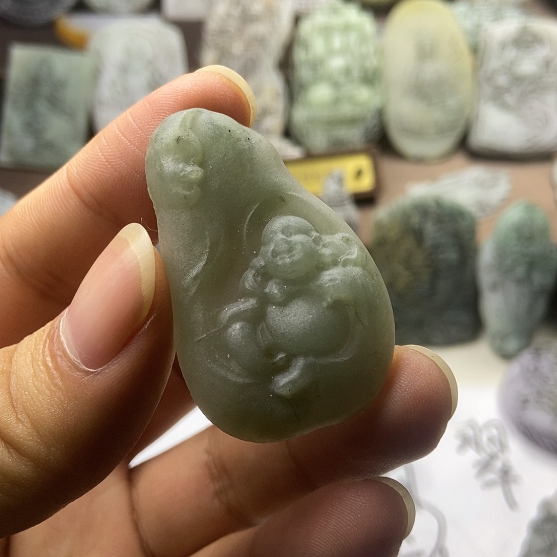 定制翡翠未镶嵌翡翠