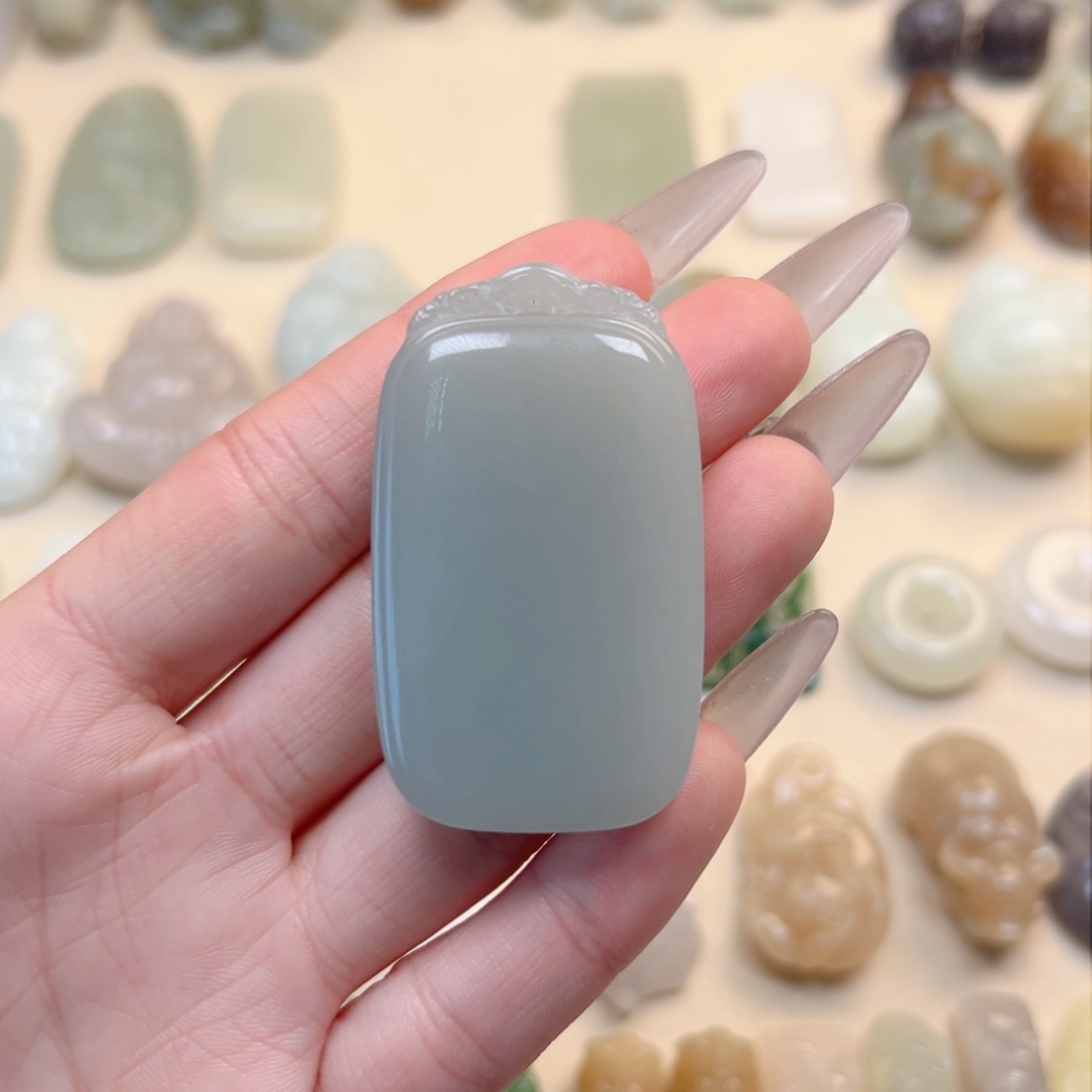 和田玉颈饰未镶嵌青*