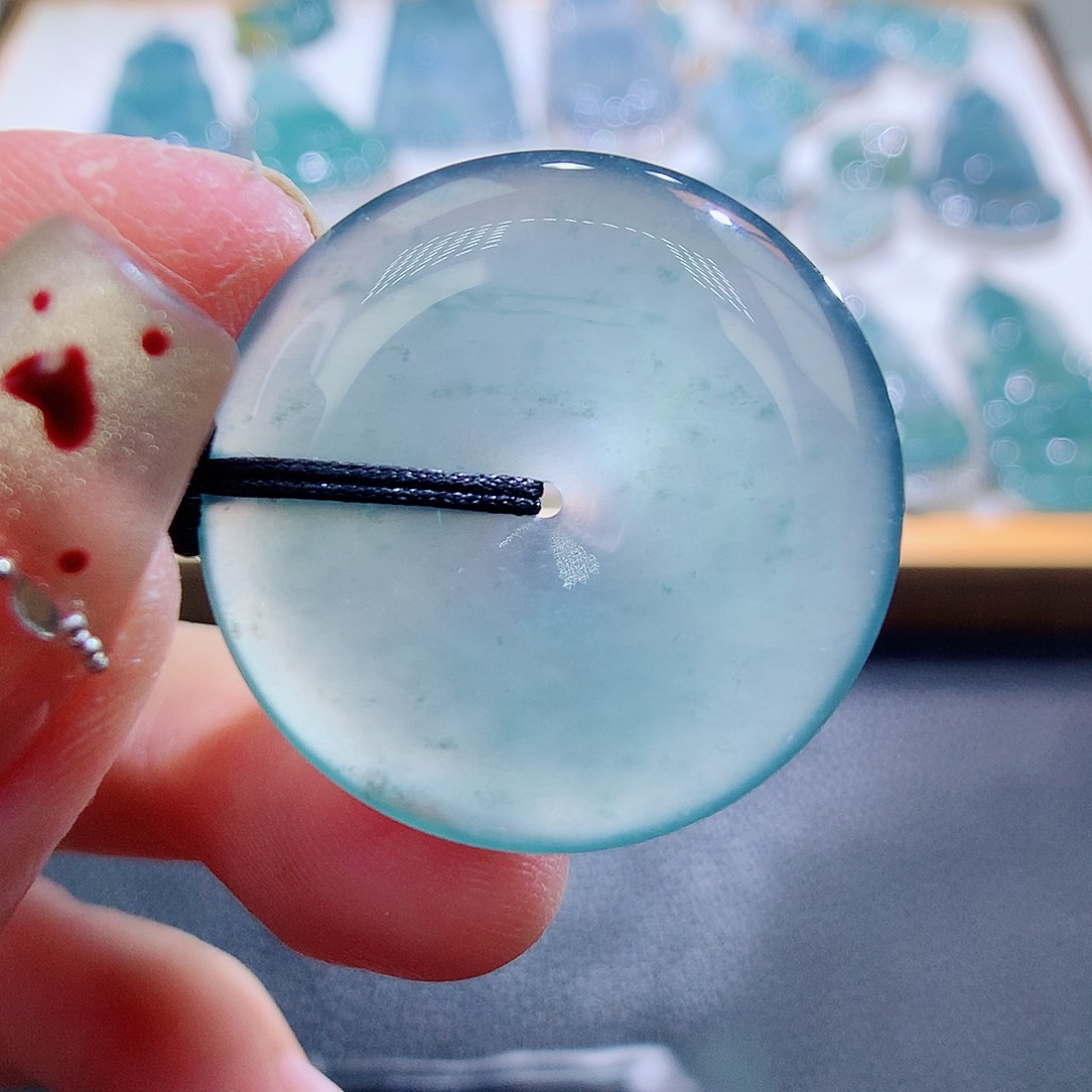 翡翠颈饰未镶嵌翡翠