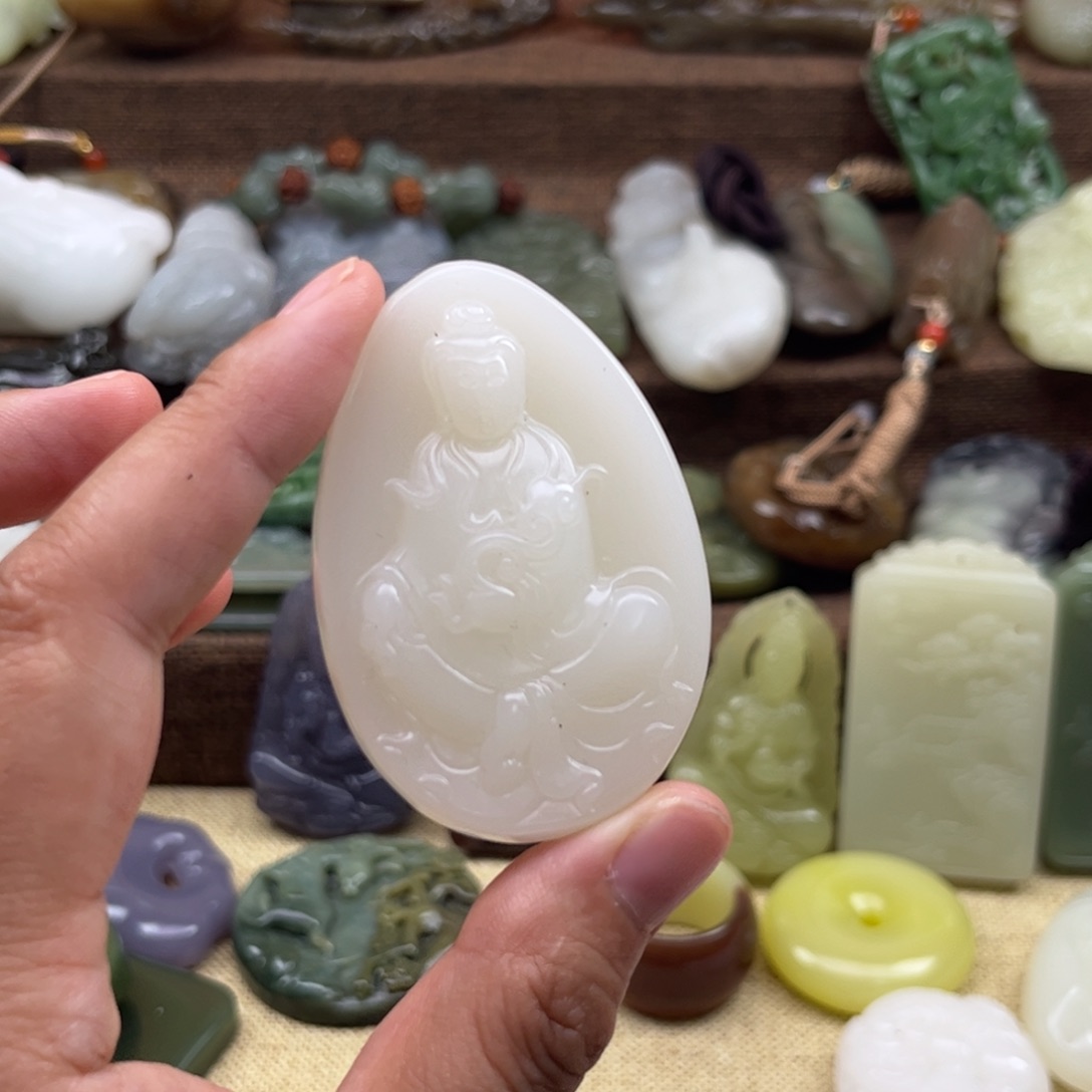 和田玉未镶嵌颈饰