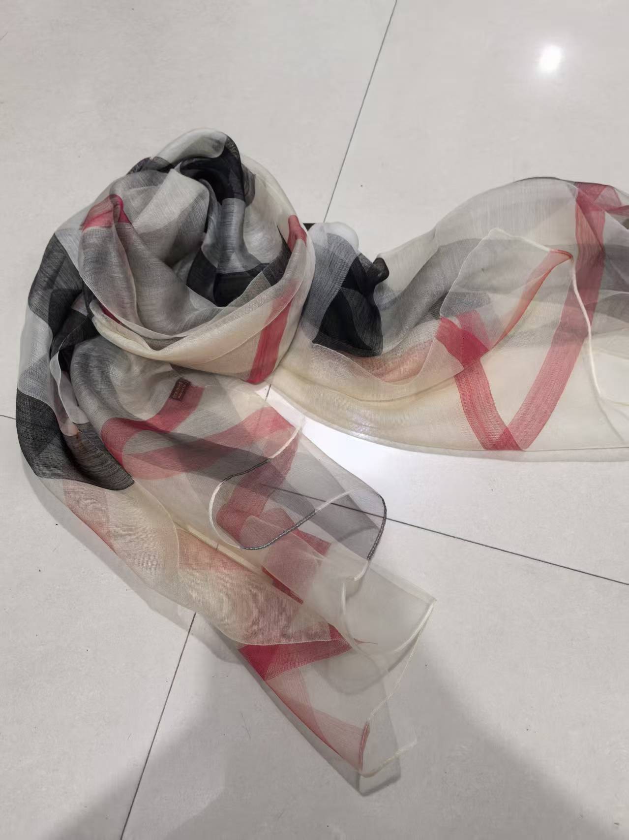 C223 米色格子桑蚕丝羊毛围巾披肩 秋冬保暖时尚百搭