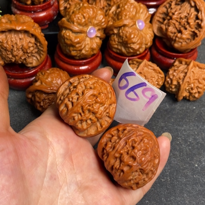 把件文玩核桃狮子669