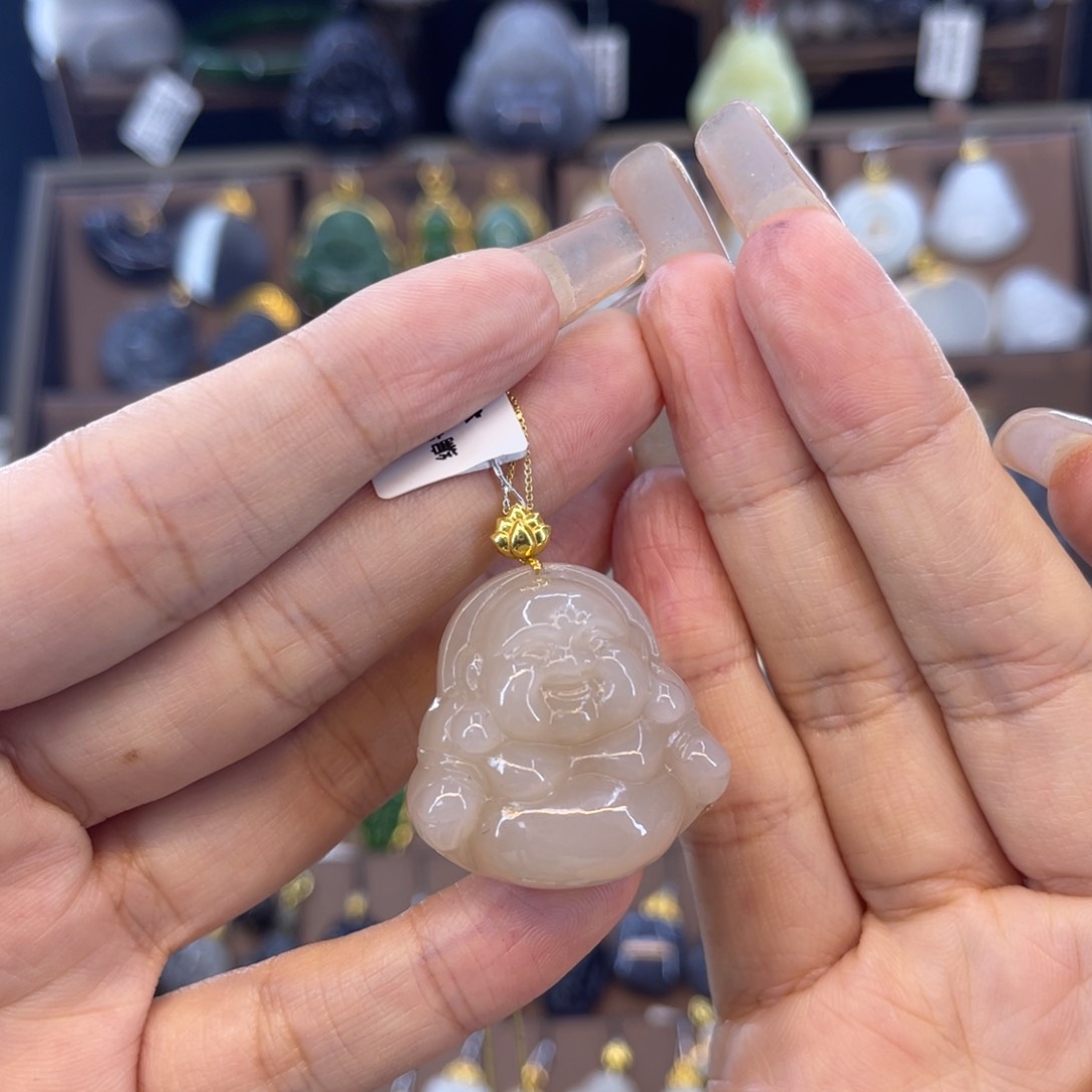 和田玉吊坠18K金镶嵌