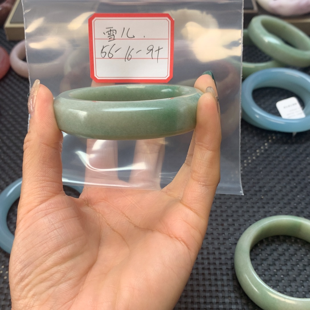 ~***~石英岩玉未镶嵌手镯