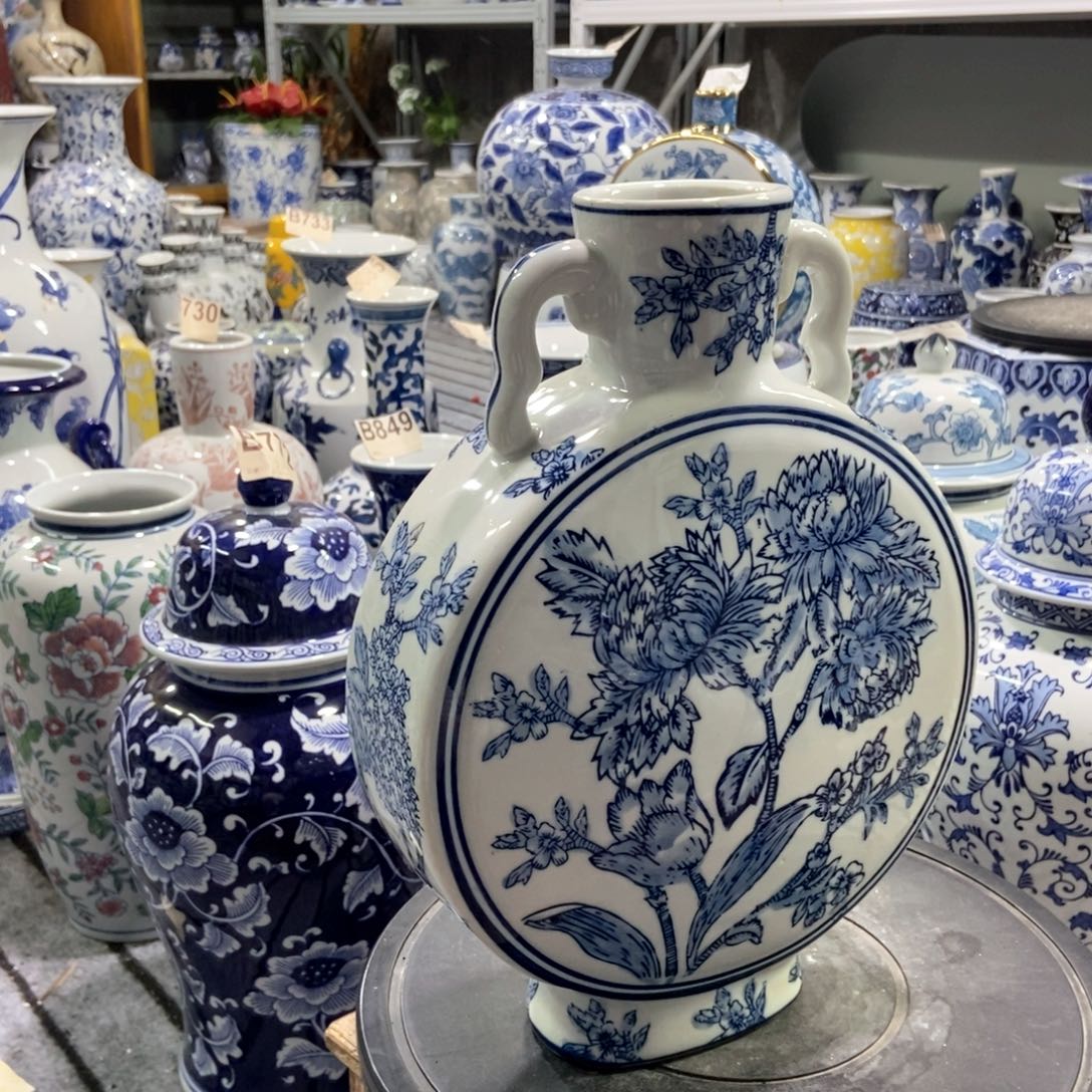 摆件花瓶手绘釉下彩