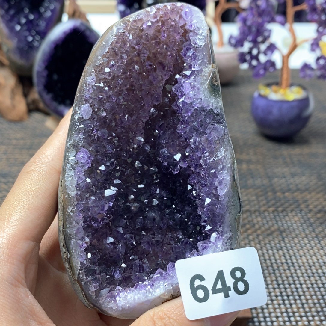 紫晶未镶嵌大型摆件（非配饰）