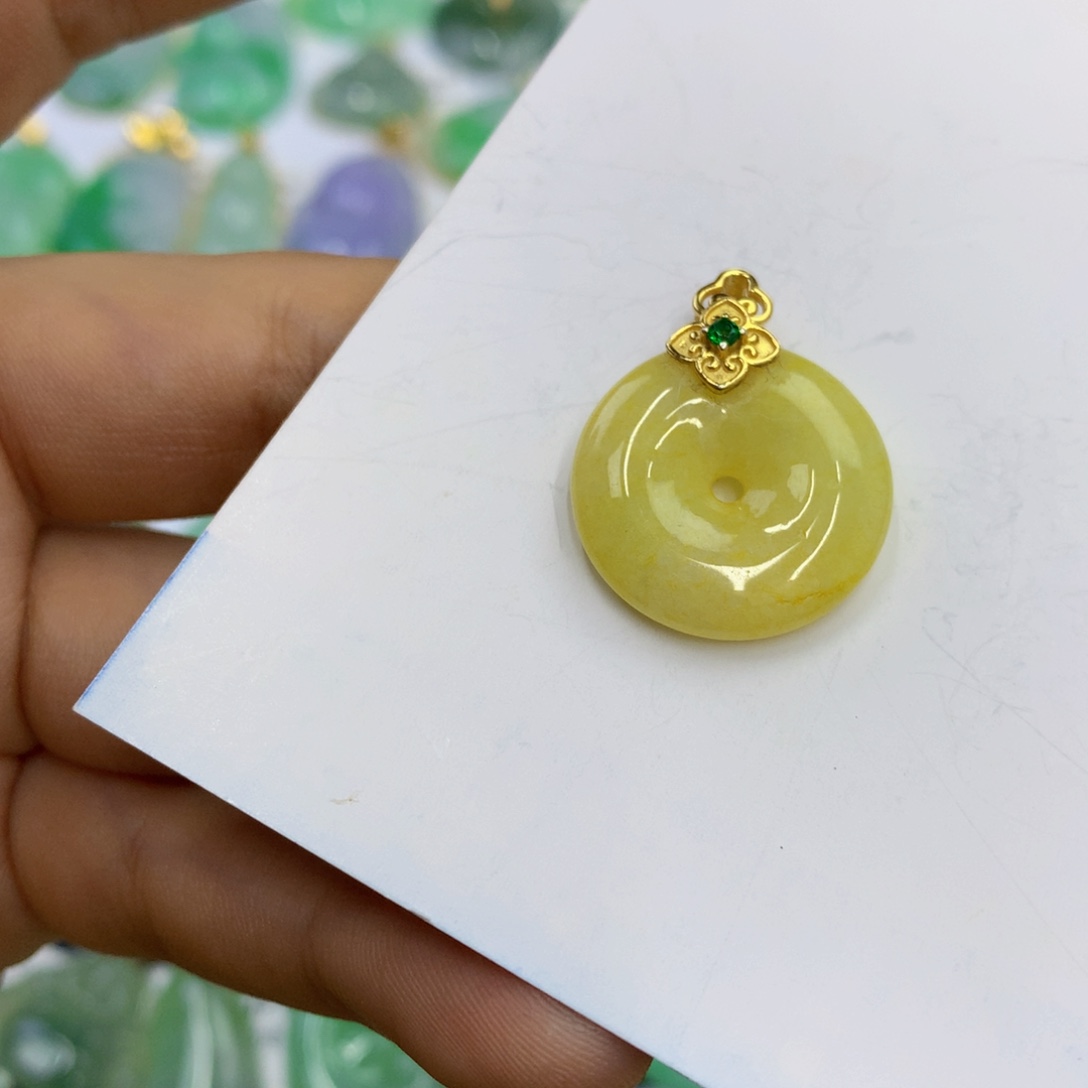翡翠未镶嵌颈饰翡翠