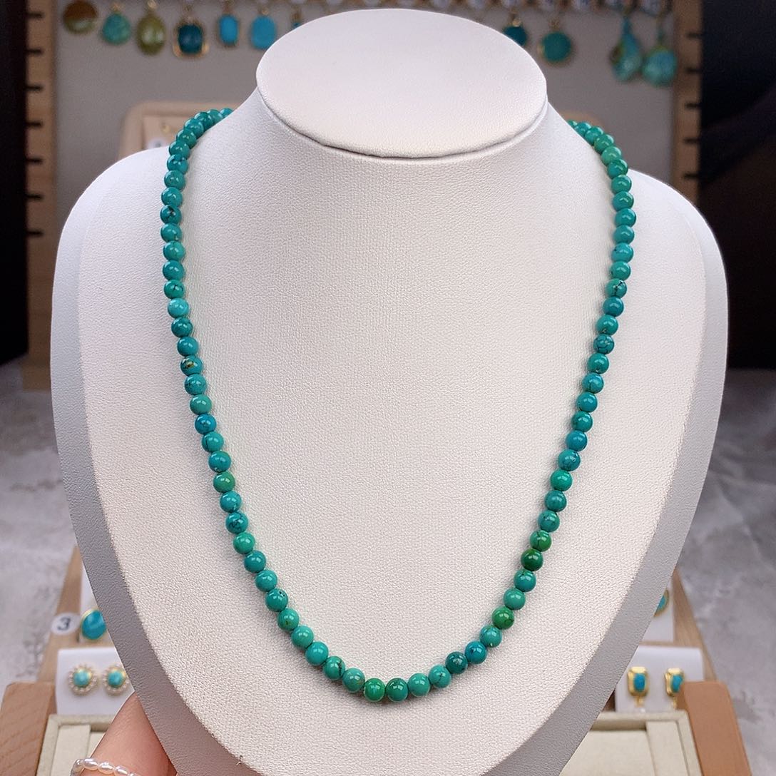 绿松石颈饰未镶嵌